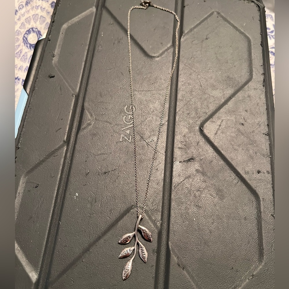 Leaf neckless